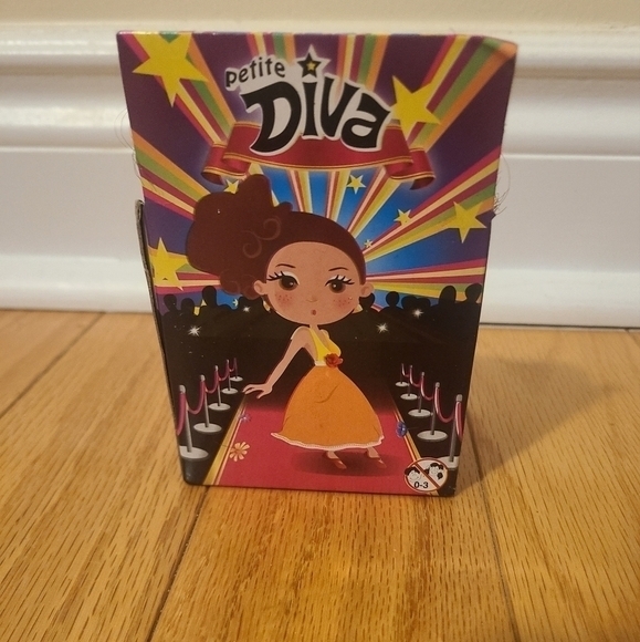 New 4.5" Ddung Korean Doll‎ BNIB - Picture 4 of 6